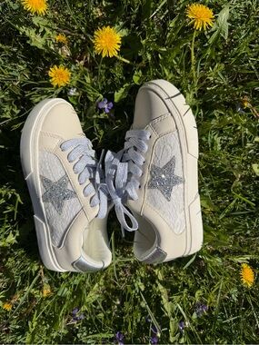 Cream Sneakers with Silver Glitter Star Accent
